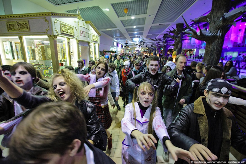 Как в Киеве гуляли на Хэллоуин. Фото О.Стельмах.