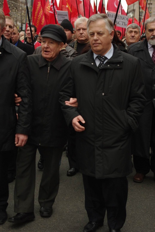 Святкова хода на честь 93-ї річниці Жовтневої Революції