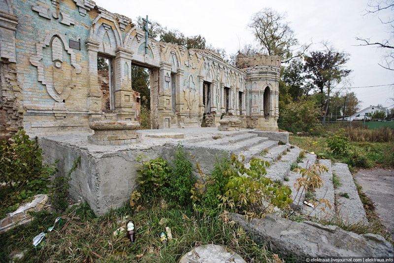 Руины немешаевского замка. Фото Олег Стельмах