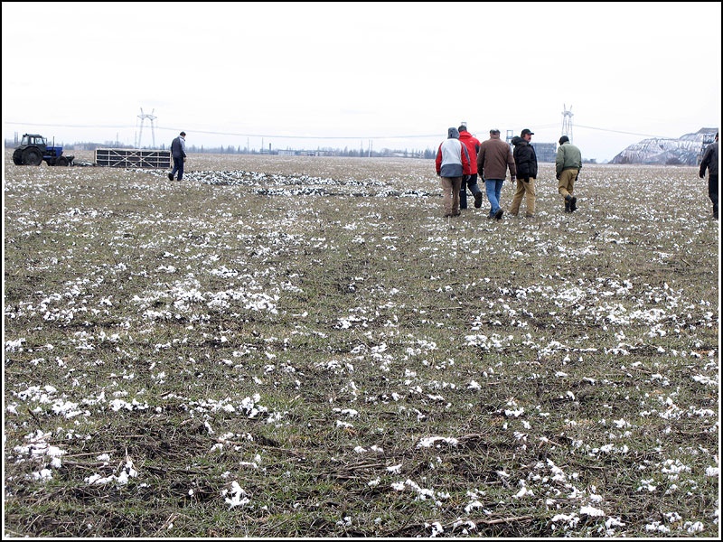 Работа команды сопровождения Киевского воздухоплавательного общества по окончании рекордного полета 27 марта 2011 года