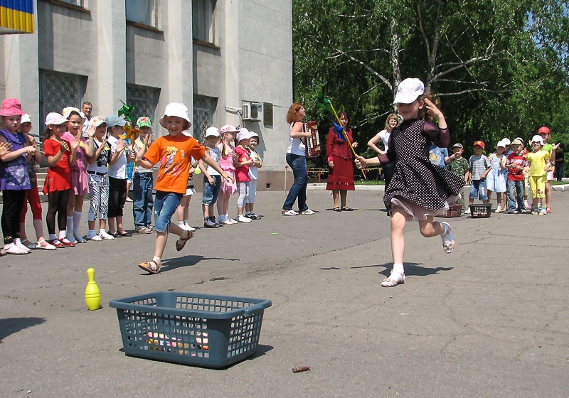 Конкурс детских рисунков на асфальте. Красноармейск