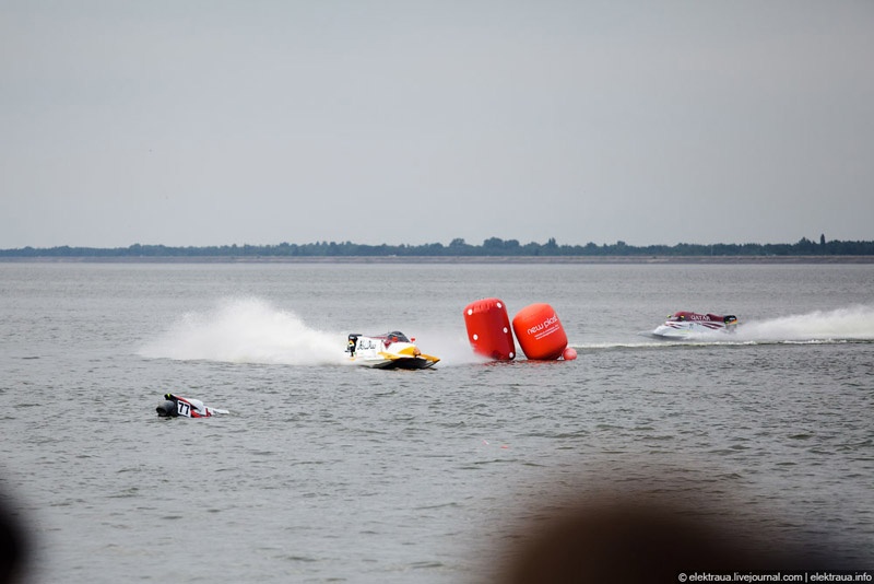 "Формула-1" на воде в Вышгороде. Фото Олег Стельмах