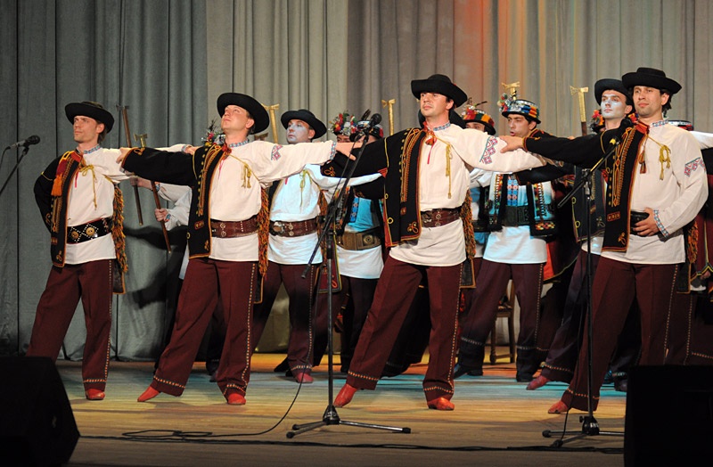 Национальный академический гуцульский ансамбль песни и танца «Гуцулия»