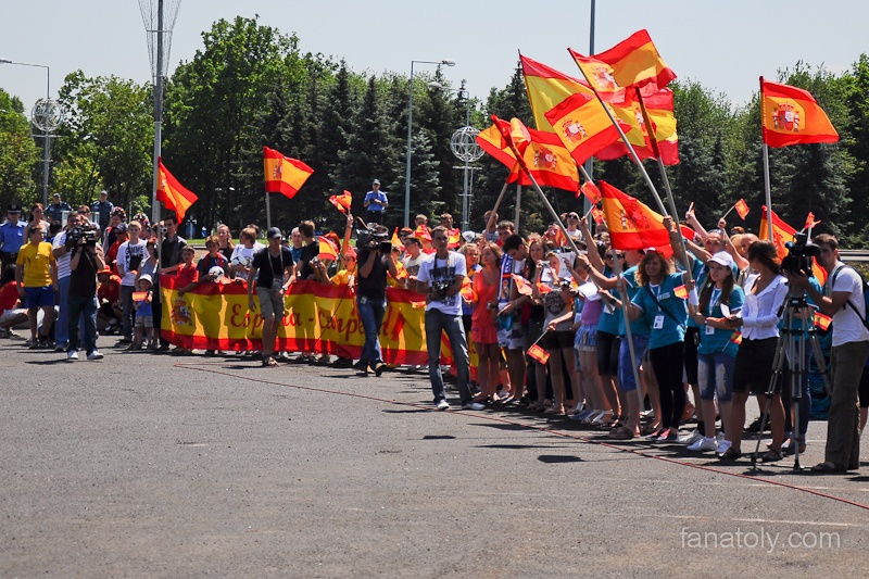 Сборная Испании прилетела в Донецк