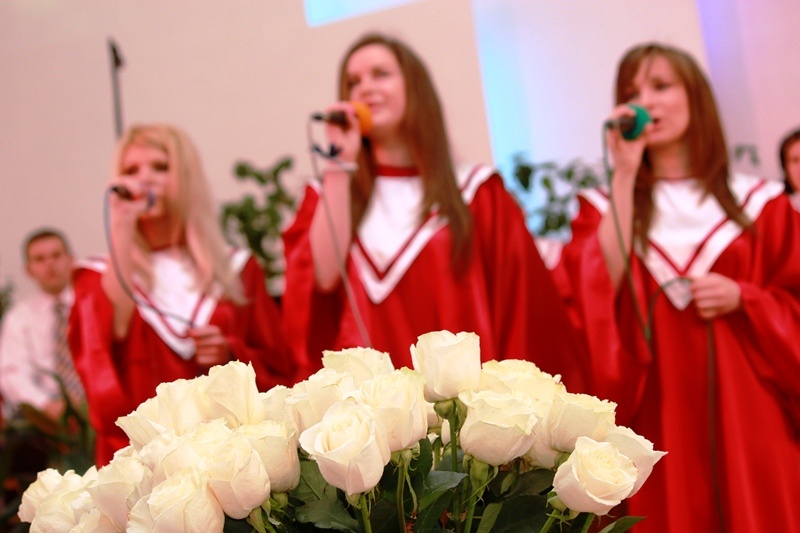 Богослужение в Макеевской Библейской Церкви Украины