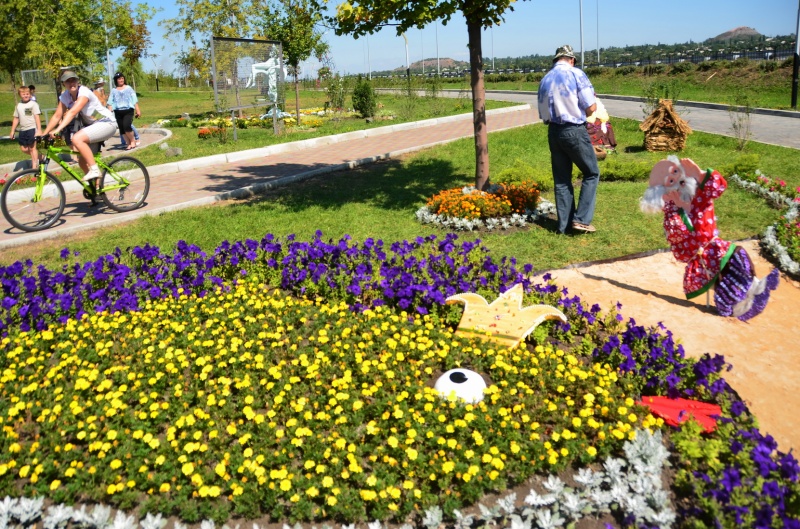 Композиции из цветов Донецк