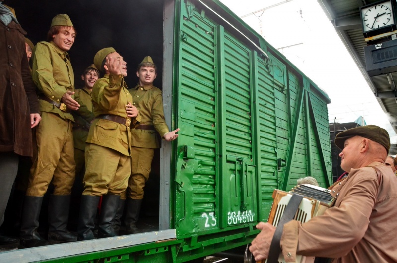 военная реконструкция поезд Победы Донецк